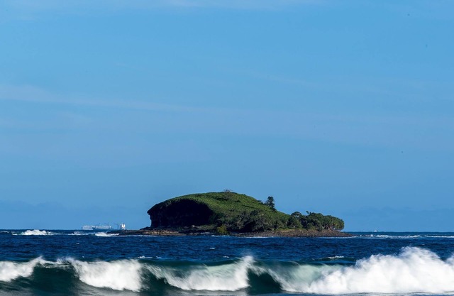 Pet Friendly, 2 Bedroom, Sleeps 4, 250m to Beach, Close to Cafes, Sunshine Coast