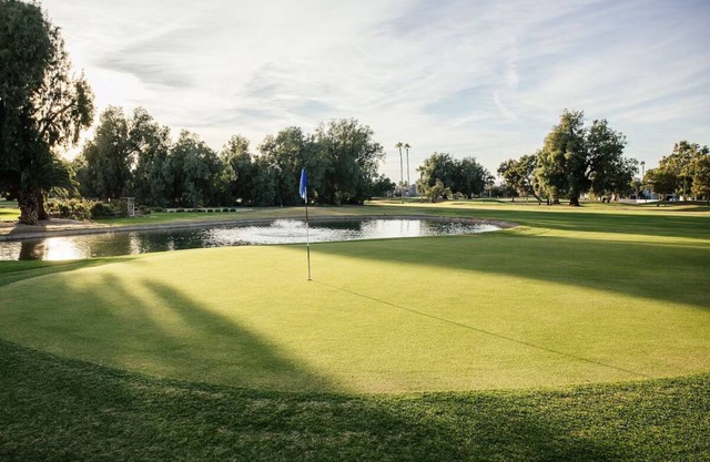 Pet Friendly 2 Queen Stay! Sunset Views, Relaxing Pool | Steps from Golf Course!