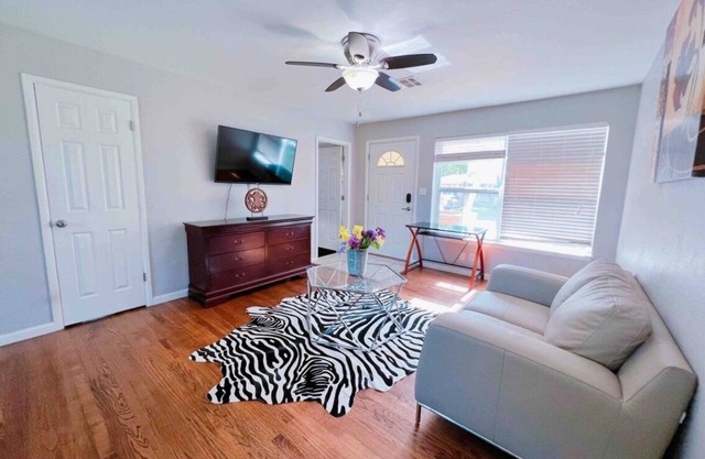 Pet friendly 3 bedroom house in central Okc