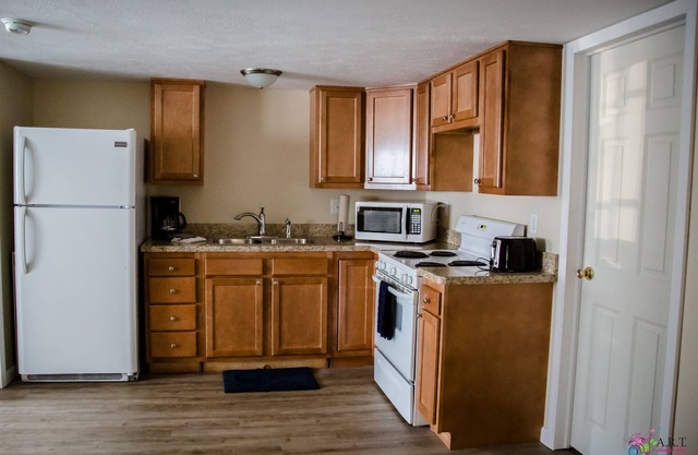 Pet Friendly | A/C | Wi-Fi & Cable | Grill |Walk to Lake| Firepit | Wine Country
