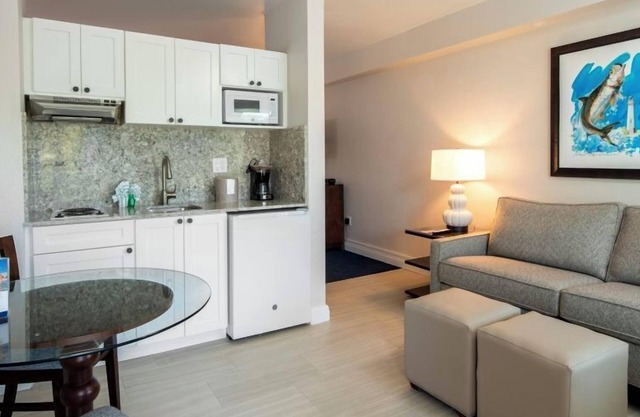 Pet-friendly Accommodation Near the Beach! 2 Pools