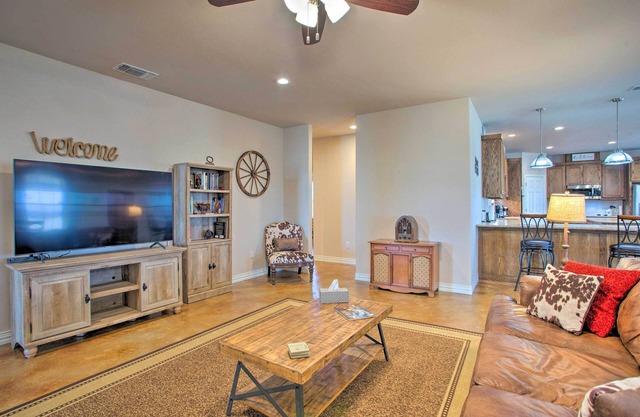 Pet-Friendly Anna Ranch on 13 Acres!