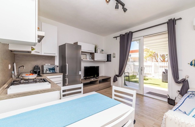 Pet-Friendly Apartment "Stella Marina Beach House" with Sea View