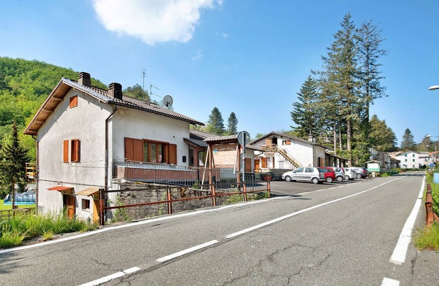 Pet-Friendly Apartment with Mountian View & Shared Pool