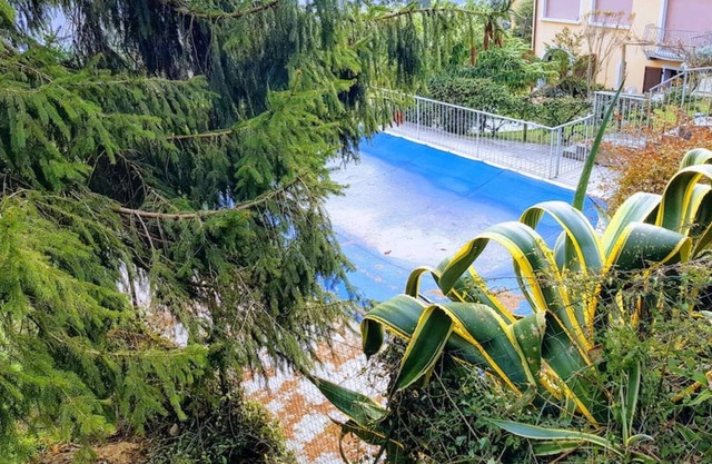 Pet-friendly Apartment in a villa A Kind of Magic with Lake View, Outdoor Pool, Garden & Wi-Fi