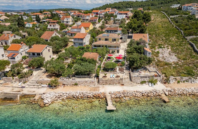 Pet friendly apartment in Zdrelac