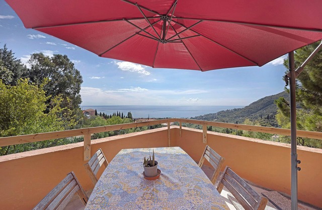 Pet-Friendly Apartment 'La Colombera' with Sea View, Garden & Wi-Fi