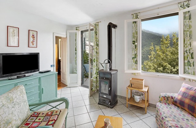 Pet-Friendly Apartment 'Peace and Nature' with Mountain View and Balcony