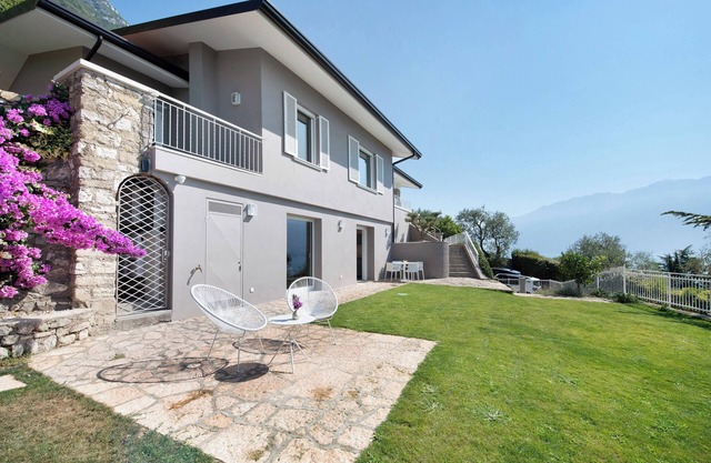 Pet-Friendly Apartment Villa Gargnano with Lake View & Garden