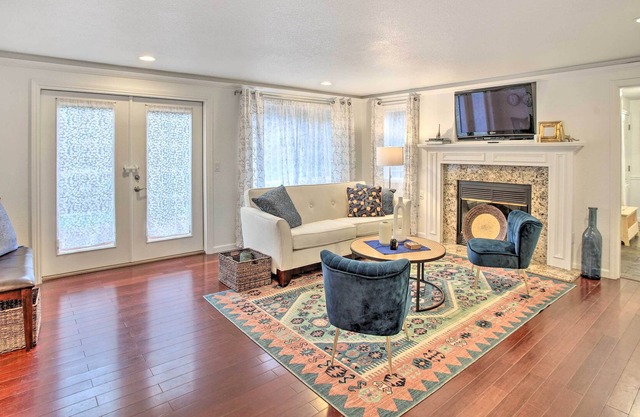 Pet-Friendly Auburn Home w/ Private Hot Tub!