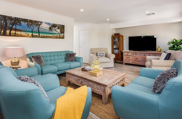 Pet-friendly beachfront home: use the resort's swimming pool and full amenities