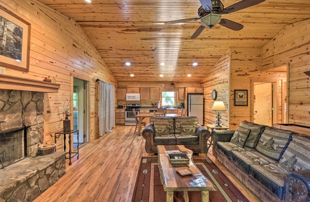 Pet-Friendly Clarkesville Cabin Rental Near Helen!