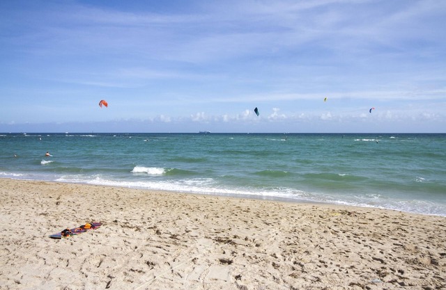 Pet-friendly coastal home w/private pool, AC, W/D, WiF, near attractions