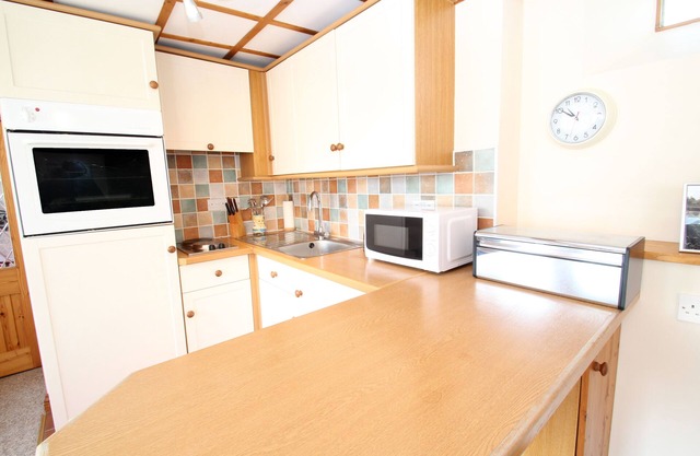 Pet friendly comfort for 2 people in stone annexe in a small friendly village