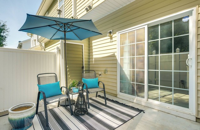 Pet-Friendly Family Townhome w/Private Patio