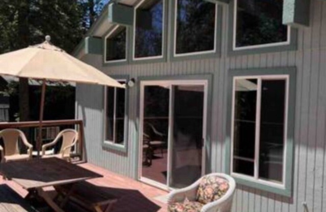 Pet friendly, Family Cabin ~ Pinecrest Lake 5 minute drive.