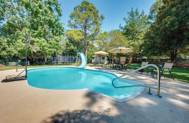 Pet-Friendly Fort Valley Home w/Private Pool