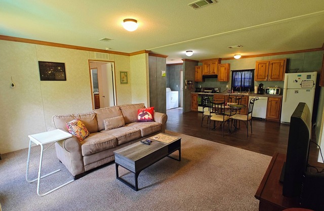 Pet-Friendly Home, 5 mins away from Rainbow Springs