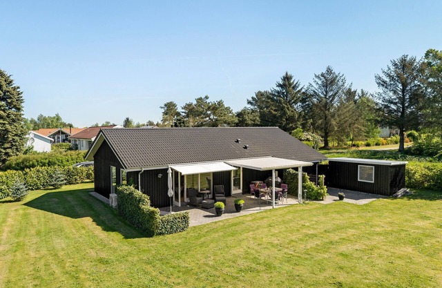 Pet friendly home in Farsø with kitchen