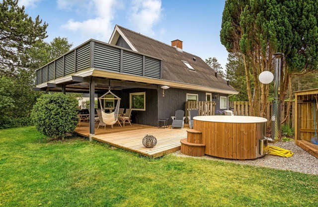 Pet friendly home in Glesborg with WiFi