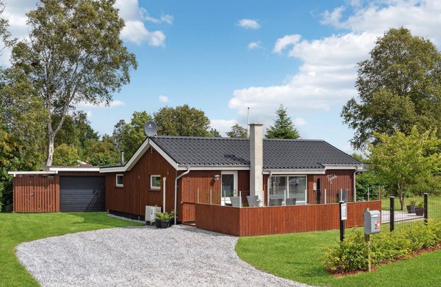 Pet friendly home in Grenaa with WiFi