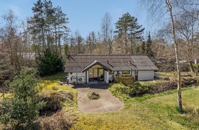 Pet friendly home in Humble with WiFi