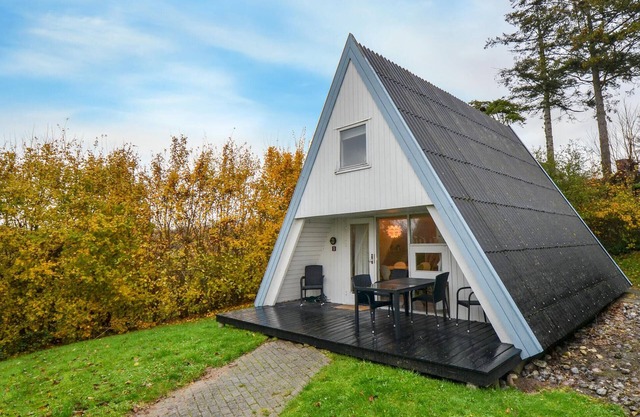 Pet friendly home in Knebel with WiFi