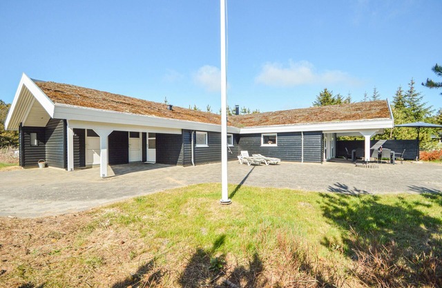 Pet friendly home in Rømø with kitchen