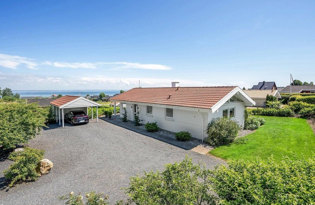 Pet friendly home in Sjølund with sauna