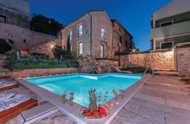 Pet friendly home in Tkon