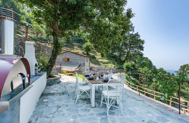 Pet friendly home in Uscio with WiFi