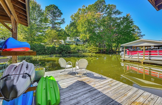 Pet-Friendly Home on Lake Gaston w/Furnished Deck