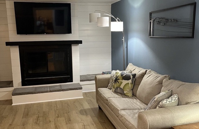 Pet Friendly home - Sleeps 6