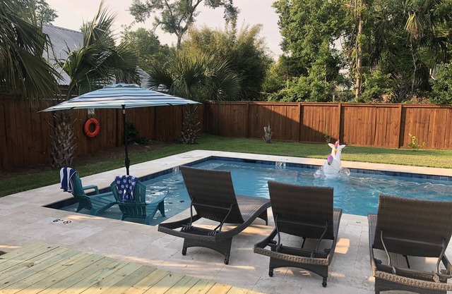 Pet-friendly home with PRIVATE POOL!
