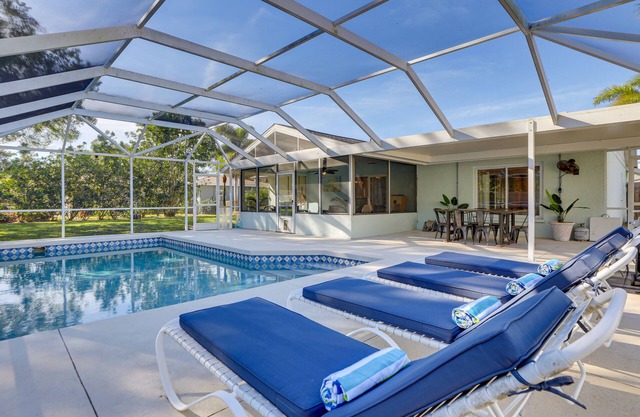 Pet-Friendly Home w/Heated Pool in Bradenton