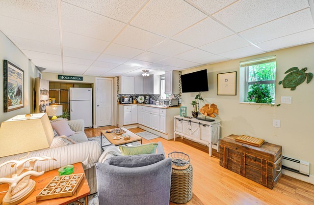 Pet-Friendly Home w/Hot Tub Near the Hamptons!