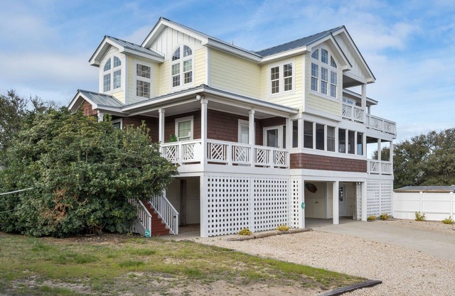 Pet-friendly Kitty Hawk home with private heated pool, volleyball court, and more