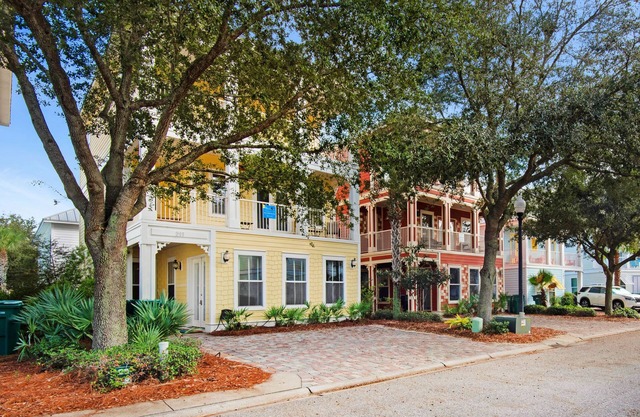 ⭐Pet Friendly⭐Lagoon Pool-Beach Trolley-2 Kings 👑-5BR Here Comes the Sun