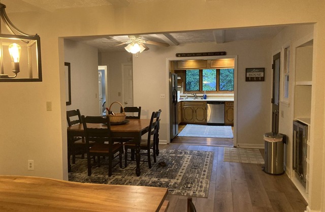 Pet friendly Lake Access House