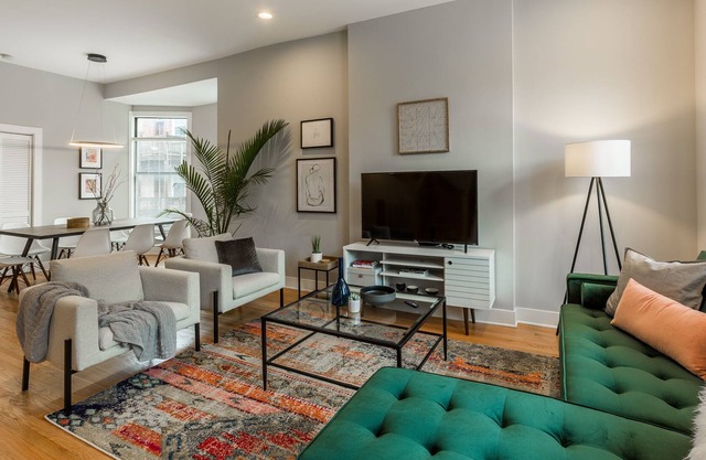 Pet-Friendly Mansion in the Heart of Old Town - Sleeps 30! by RedAwning