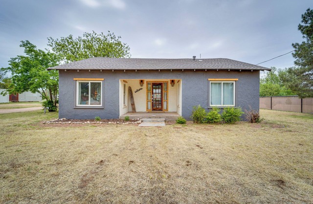 Pet-Friendly North Texas Home w/Spacious Yard!