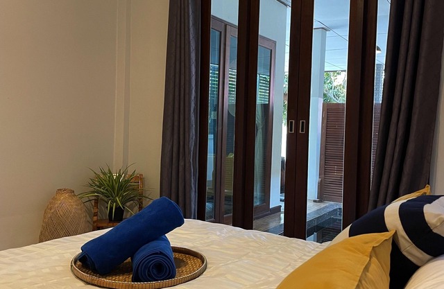 Pet-Friendly Oasis: Private Pool, Near Beach, Markets & Adventure