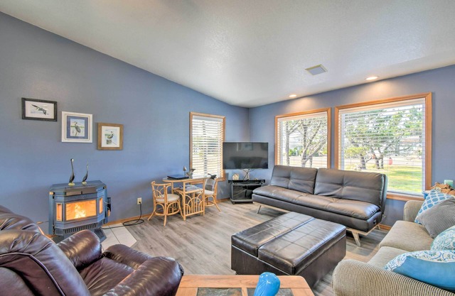 Pet-Friendly Ocean Park Home w/Decks & View!