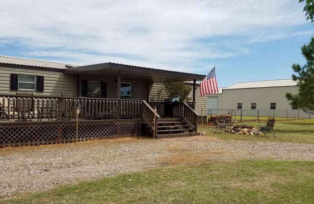 Pet Friendly Peaceful Lake Texoma cottage