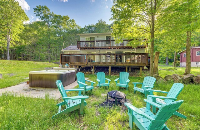 Pet-Friendly Pocono Lake Oasis w/Game Room!