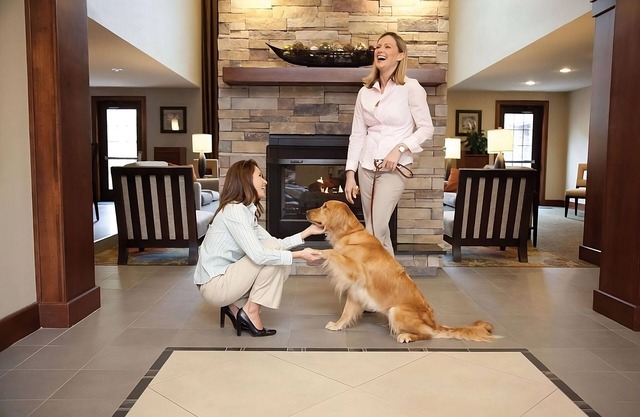 Pet-friendly Property! w/Breakfast and Parking, Near Parmenter Gazebo Garden
