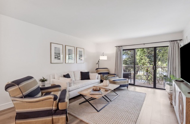 Pet Friendly | Remodeled Beachwood Condo | Pool/Pond/Golf Course View | Beach Across the Street