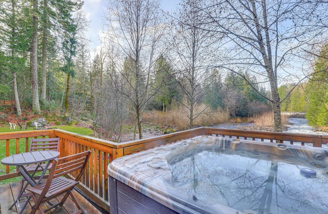 Pet-Friendly Riverfront Cabin w/Hot Tub