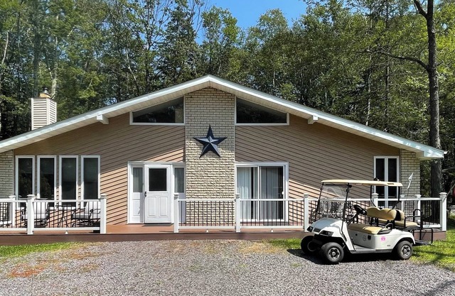 Pet Friendly Single Home backing up to open space.
