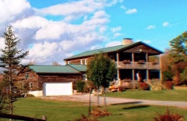 Pet Friendly! Smith's Mother-in-law suite in snowshoe!